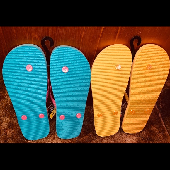 NWT Ladies bundle of 4 flip-flops size M (7-8) ☀️ - Picture 6 of 9